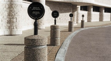 bollard1